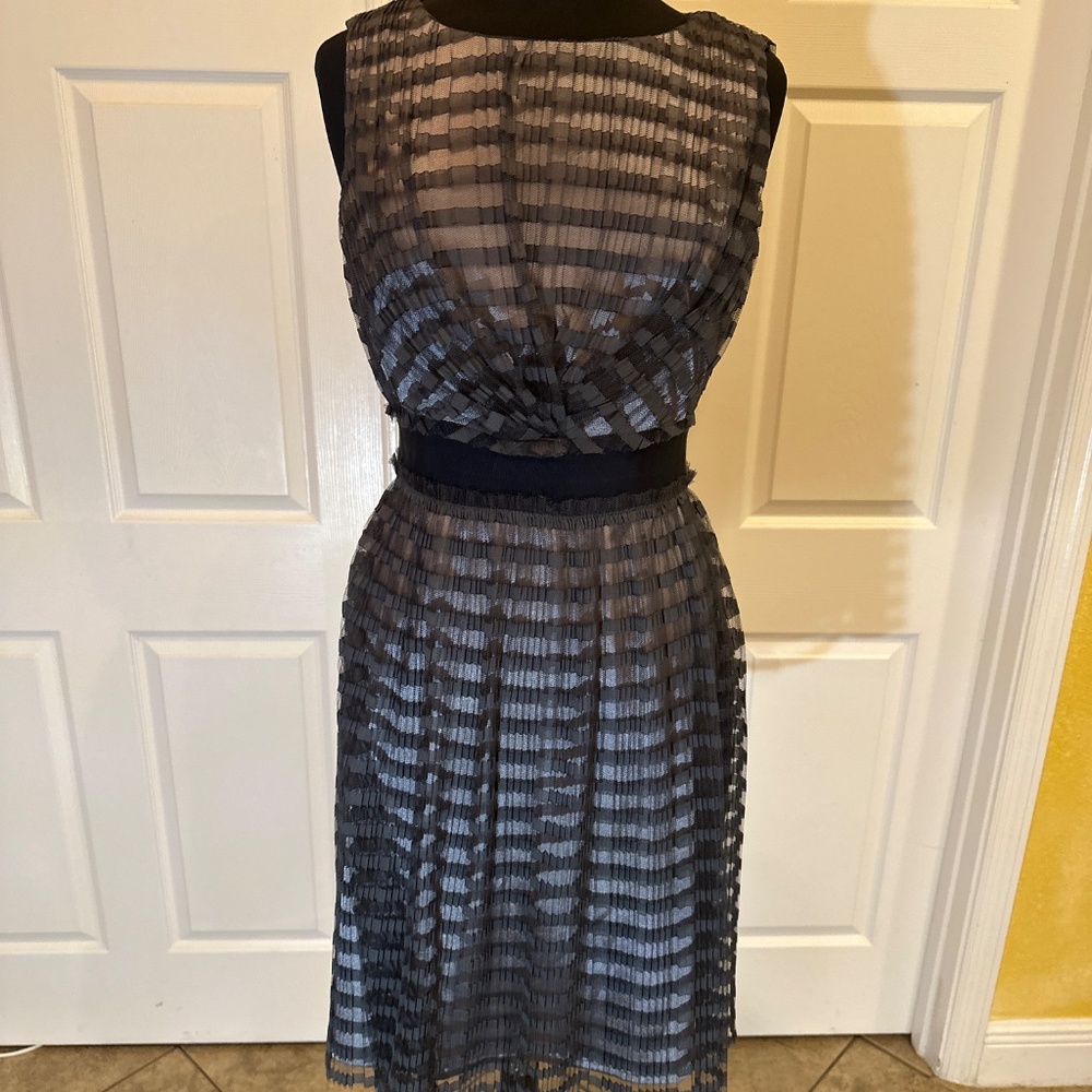 Dress - Picture 9 of 12